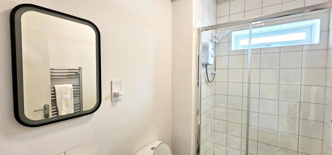 Harlequin Apartments By Switchback Stays Кардиф Екстериор снимка