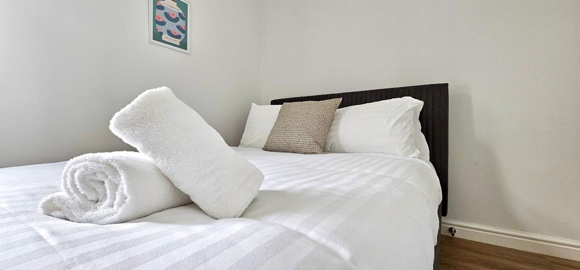 Harlequin Apartments By Switchback Stays Кардиф Екстериор снимка