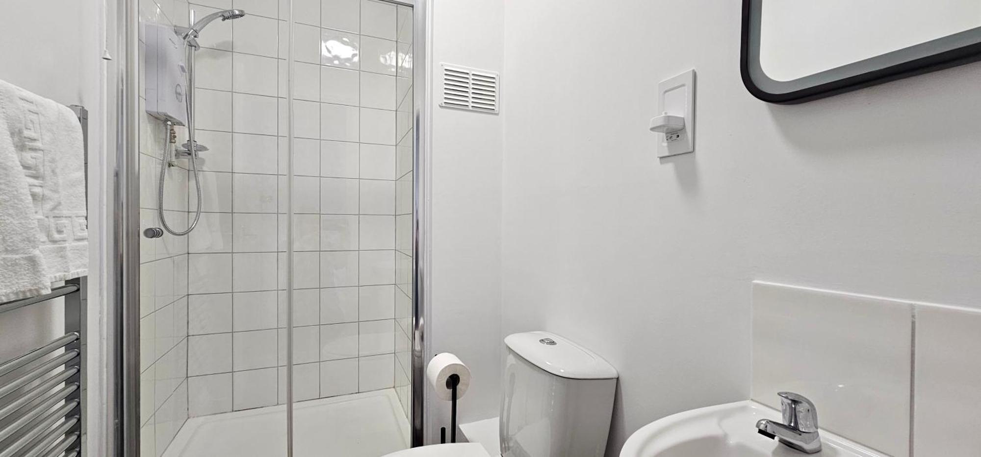 Harlequin Apartments By Switchback Stays Кардиф Екстериор снимка